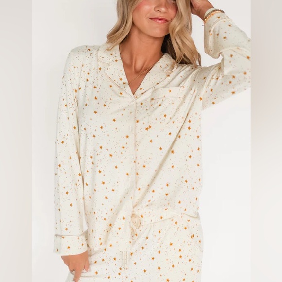 Silks Stars Long Sleeve Pajama Top Ivory Yellow Sleepwear - Picture 1 of 5